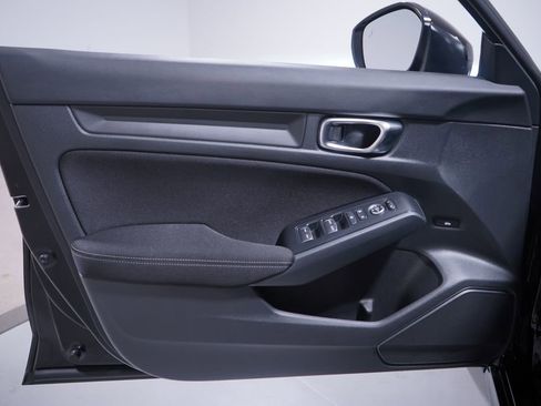 Used 2025 Honda Civic Sport image 16
