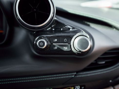 Used 2022 Ferrari F8 Tributo image 67