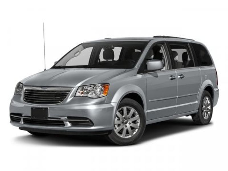 Used 2016 Chrysler Town & Country Touring image 1