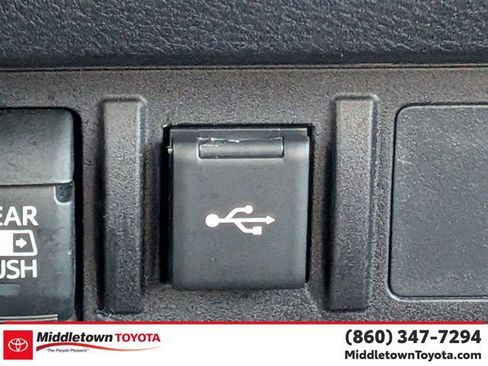 Certified 2022 Toyota Tacoma SR5 AWD/4WD image 26