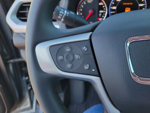 Used 2023 GMC Acadia SLT w/ Elevation Edition image 27