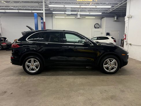 Used 2016 Porsche Cayenne S AWD/4WD image 7