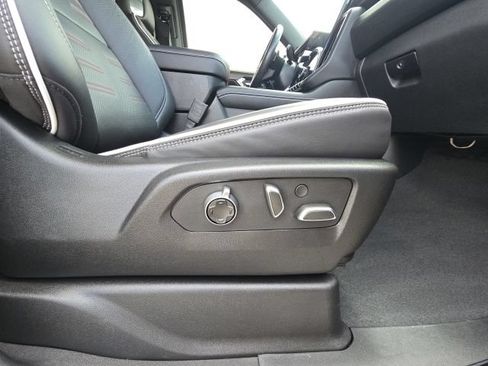 Used 2025 GMC Yukon XL AT4 Ultimate AWD/4WD image 24