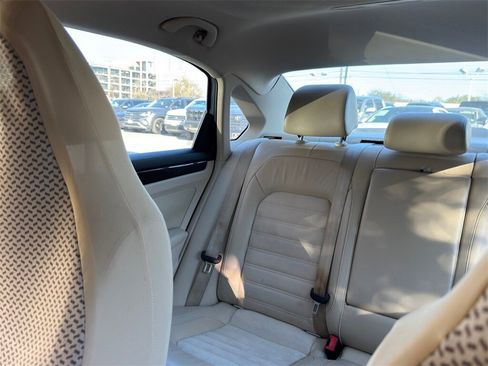 Used 2014 Volkswagen Passat TDI SEL Premium image 19