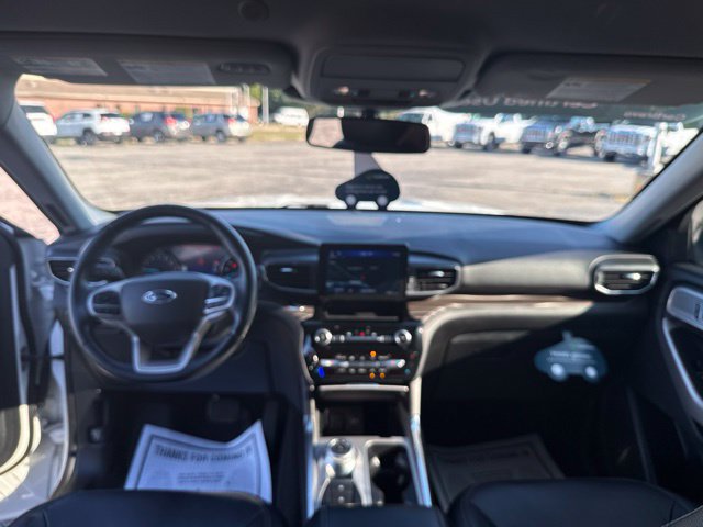 Used 2022 Ford Explorer Limited w/ Equipment Group 301A AWD/4WD image 29