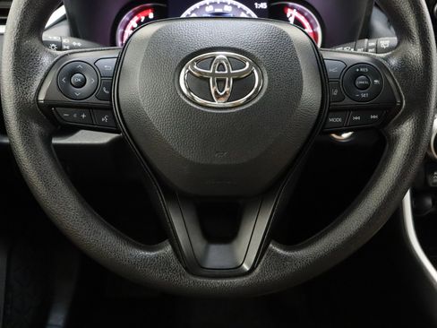 Used 2025 Toyota RAV4 XLE FWD image 24