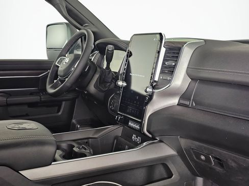 New 2026 RAM 3500 Laramie AWD/4WD image 39