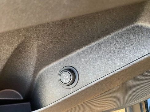 Used 2024 Chevrolet Equinox LT image 20