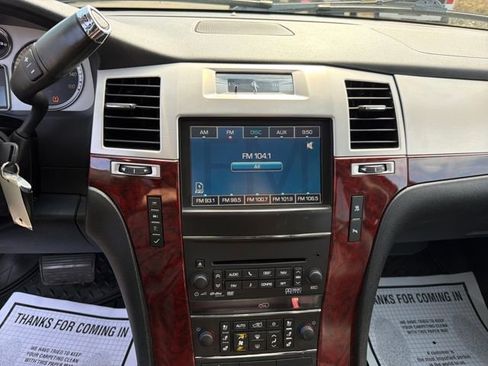 Used 2011 Cadillac Escalade EXT Luxury AWD/4WD image 18