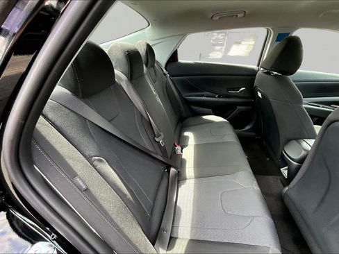 New 2026 Hyundai Elantra SE FWD image 18