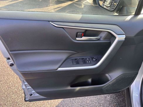 Used 2019 Toyota RAV4 XLE image 14