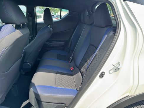 Used 2021 Toyota C-HR XLE FWD image 11