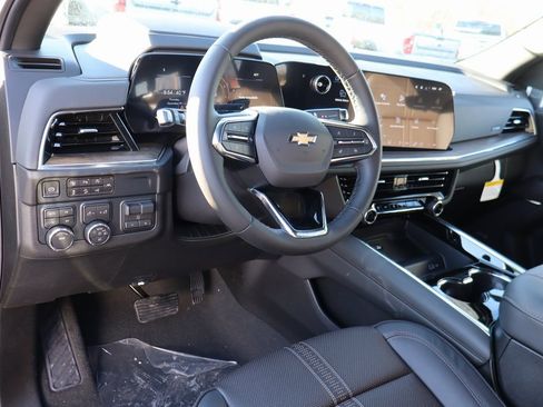 New 2026 Chevrolet Suburban High Country image 5