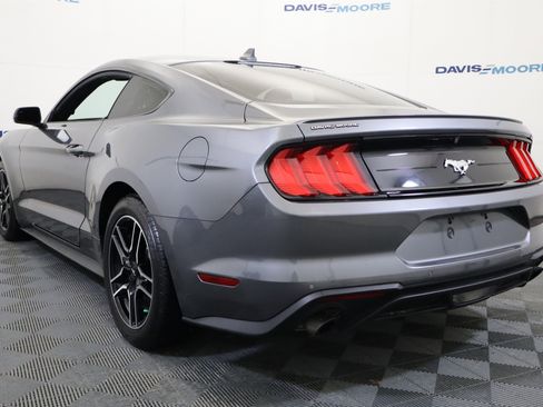 Used 2022 Ford Mustang Premium image 9