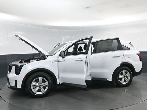 New 2025 Kia Sorento LX FWD image 31