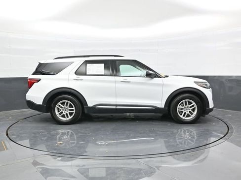 Used 2025 Ford Explorer Active image 8
