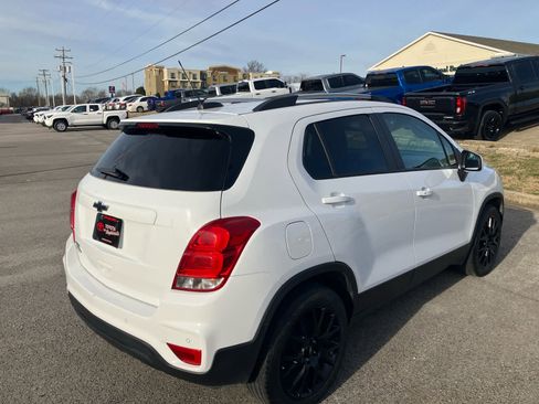 Used 2022 Chevrolet Trax LT w/ Driver Confidence Package image 7