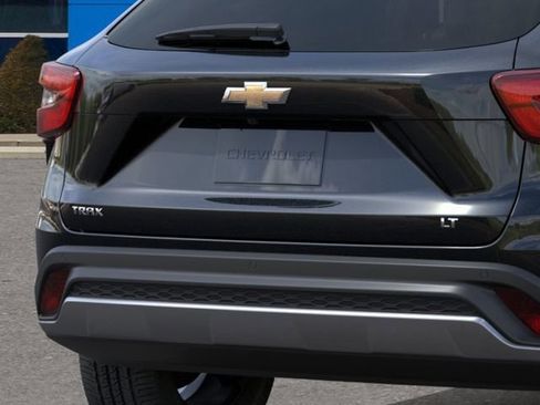 New 2026 Chevrolet Trax LT w/ Driver Confidence Package FWD image 14