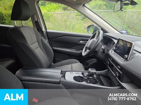 Used 2025 Nissan Rogue SV FWD image 19