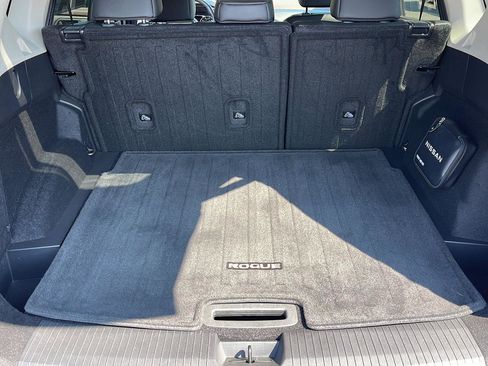 Used 2023 Nissan Rogue SV w/ SV Premium B Package FWD image 28