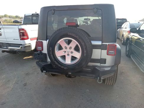 Used 2010 Jeep Wrangler Sport AWD/4WD image 3