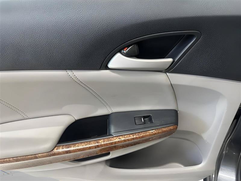 Used 2011 Honda Accord EX-L image 14