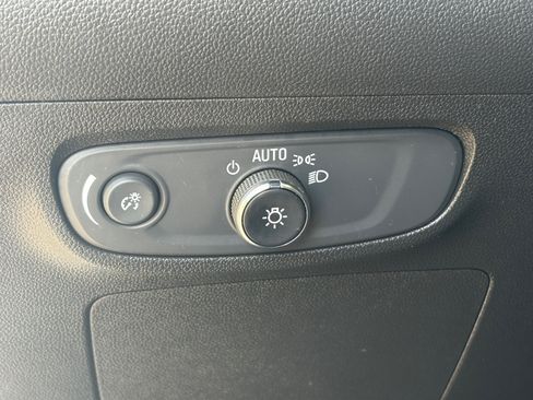 Used 2025 Buick Encore GX Sport Touring w/ Experience Buick Package FWD image 17