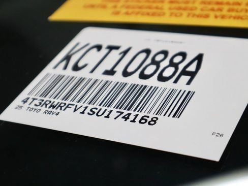 Used 2025 Toyota RAV4 XLE AWD/4WD image 34