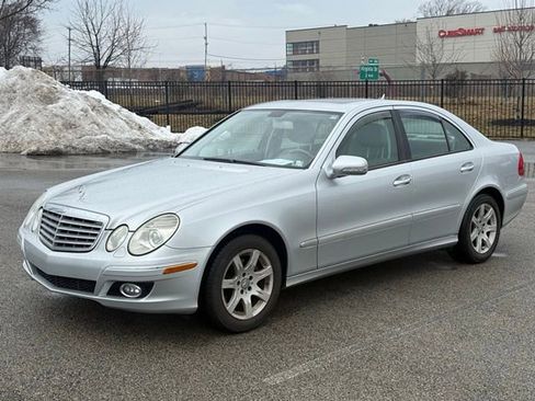 Used 2007 Mercedes-Benz E 320 BlueTEC Sedan image 3