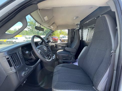 Used 2025 GMC Savana 2500 w/ Driver Convenience Package RWD image 28