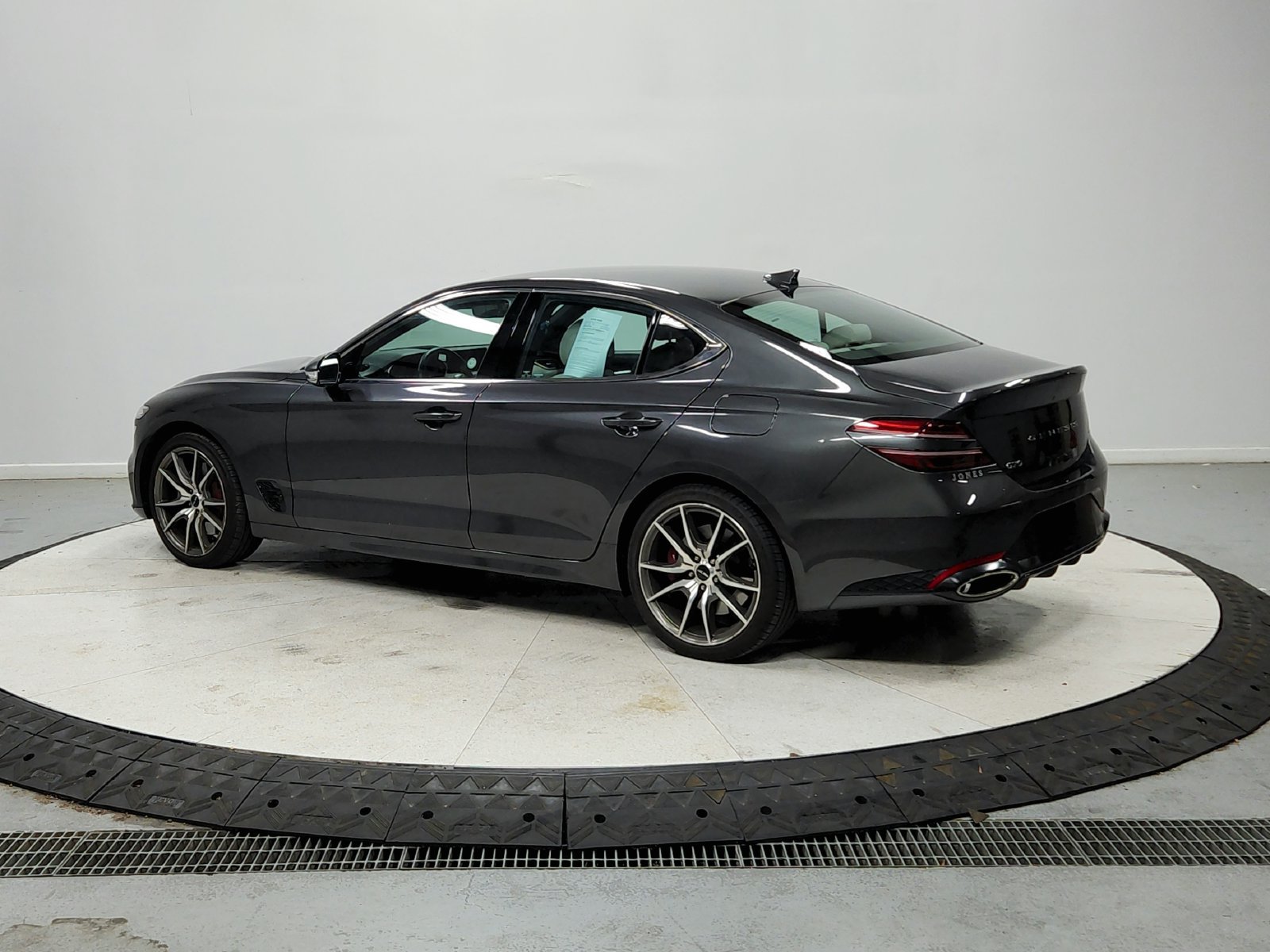 Used 2025 Genesis G70 2.5T RWD image 6