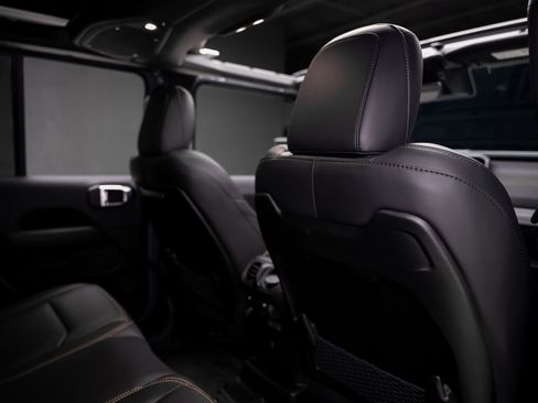 Used 2024 Jeep Wrangler Unlimited Rubicon 392 image 75