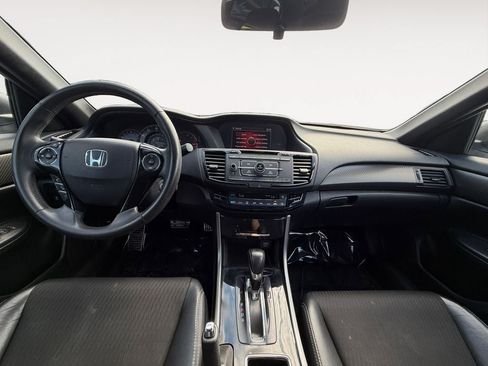 Used 2017 Honda Accord Sport image 11