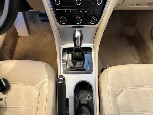 Used 2013 Volkswagen Passat TDI SE image 17
