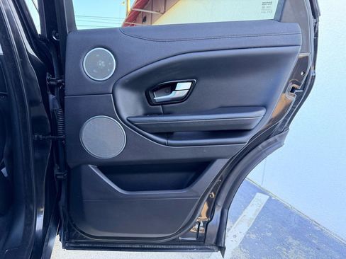 Used 2017 Land Rover Range Rover Evoque SE Premium image 25