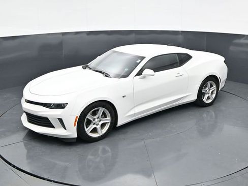 Used 2017 Chevrolet Camaro LT w/ Technology Package image 27