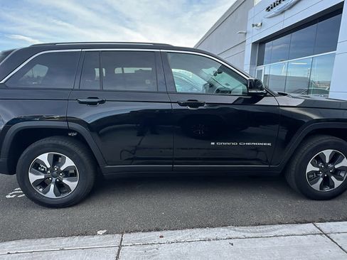 Used 2022 Jeep Grand Cherokee Limited 4xe image 4