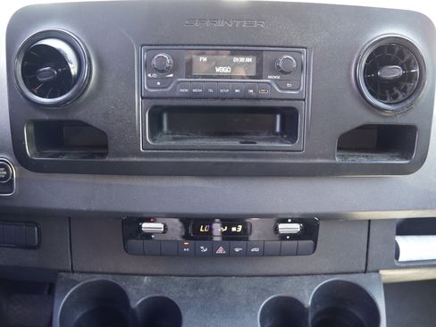 Used 2023 Mercedes-Benz Sprinter 2500 image 27