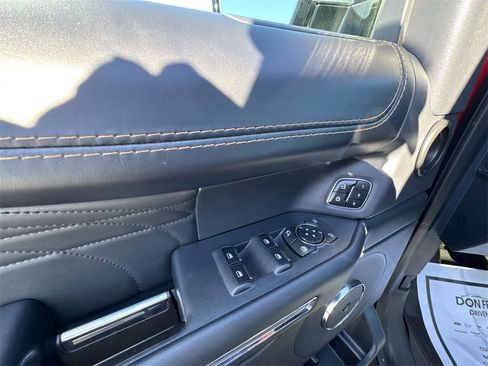 Used 2022 Ford Expedition Max Platinum image 13