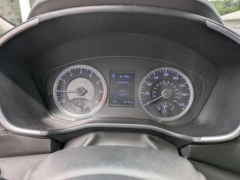 Used 2019 Hyundai Santa Fe SE AWD/4WD image 12