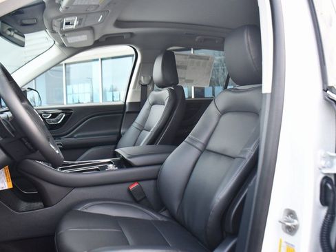 New 2026 Lincoln Aviator AWD w/ Jet Appearance Package image 13