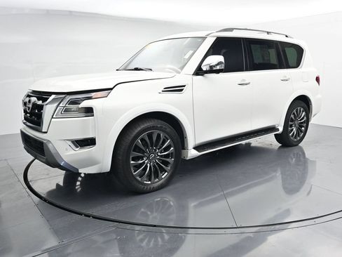 Used 2023 Nissan Armada Platinum w/ Captain's Chairs Package AWD/4WD image 4