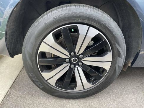Used 2024 Volvo XC60 T8 Plus AWD/4WD image 5