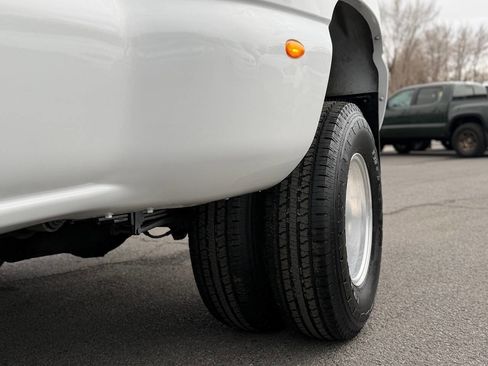 Used 2002 Chevrolet Silverado 3500 LS w/ Electrical Convenience Pkg image 45