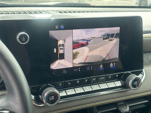 Certified 2025 Chevrolet Colorado ZR2 w/ Technology Package AWD/4WD image 9