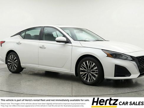 Used 2025 Nissan Altima 2.5 SV image 1