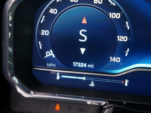 Used 2025 Chevrolet Silverado 1500 LT image 19