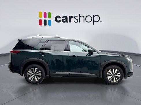 Used 2025 Nissan Pathfinder SL AWD/4WD image 6