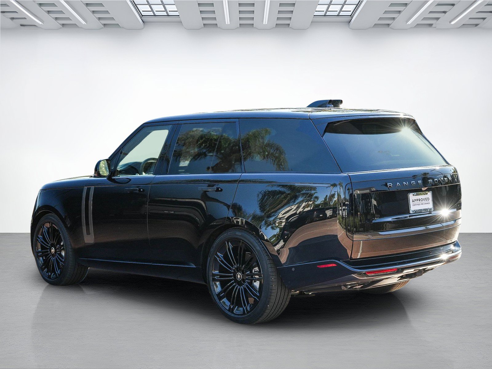 Certified 2025 Land Rover Range Rover SE AWD/4WD image 7