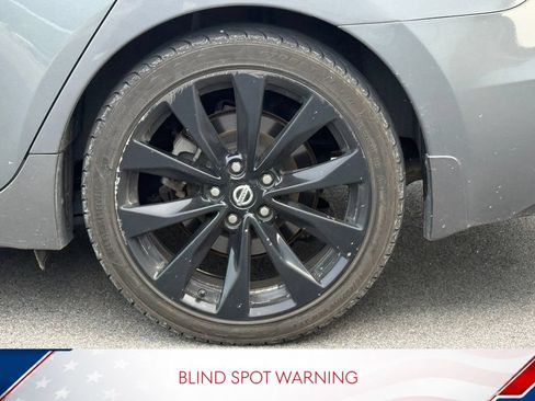 Used 2019 Nissan Maxima SR w/ Premium Package FWD image 8